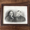 Grande photographie encadrée couple vieillissant cadre en bois ciselé Circa 1920 47 x 36,5 cm par Hello Broc brocante en ligne