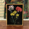 Peinture bouquet de fleurs multicolore sur velours noir encadrement bois doré 1968 23 x 17 cm par Hello Broc brocante en ligne