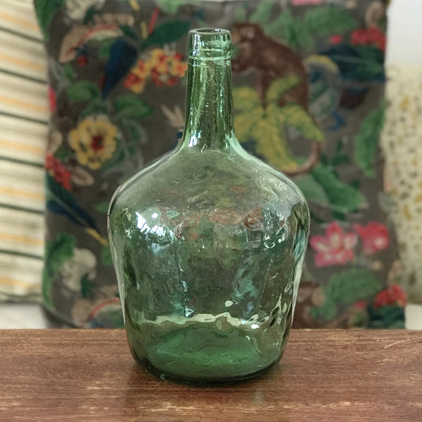 Bouteille décorative en verre moulé vert de 2 litres par Hello Broc brocante en ligne