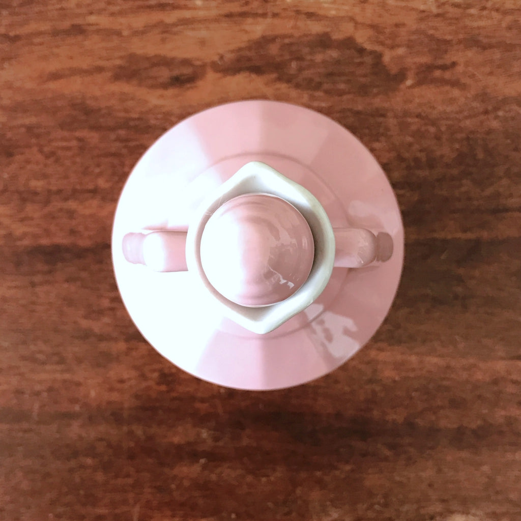 Carafon à double anse en céramique rose par Hello Broc brocante en ligne