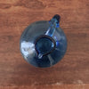 Petite bouteille vintage décorative en verre soufflé bleu avec anse par Hello Broc brocante en ligne