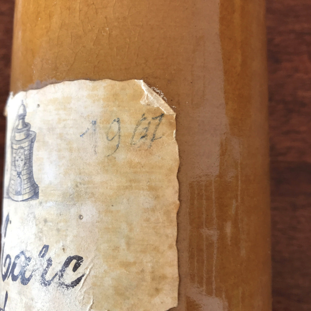 Bouteille vintage en grès marron jaune moutarde Marc de Bourgogne 1967 par Hello Broc brocante en ligne
