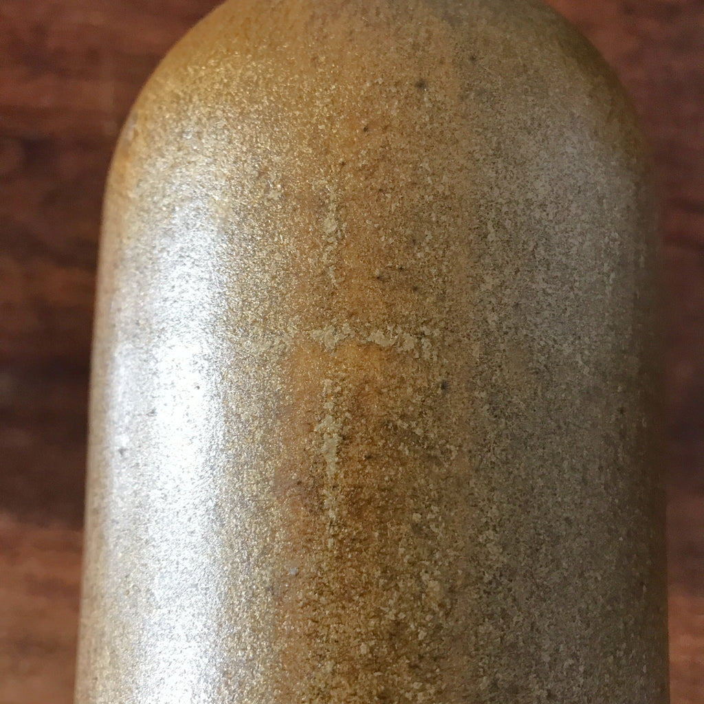 Petite bouteille vintage en grès marron avec bouchon en porcelaine contenance de 550 ml par Hello Broc brocante en ligne
