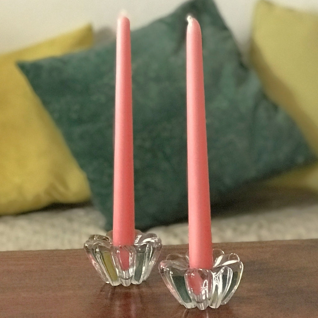 Paire de bougeoirs bas en cristal de Bayel  vintage en forme de fleur par Hello Broc brocante en ligne