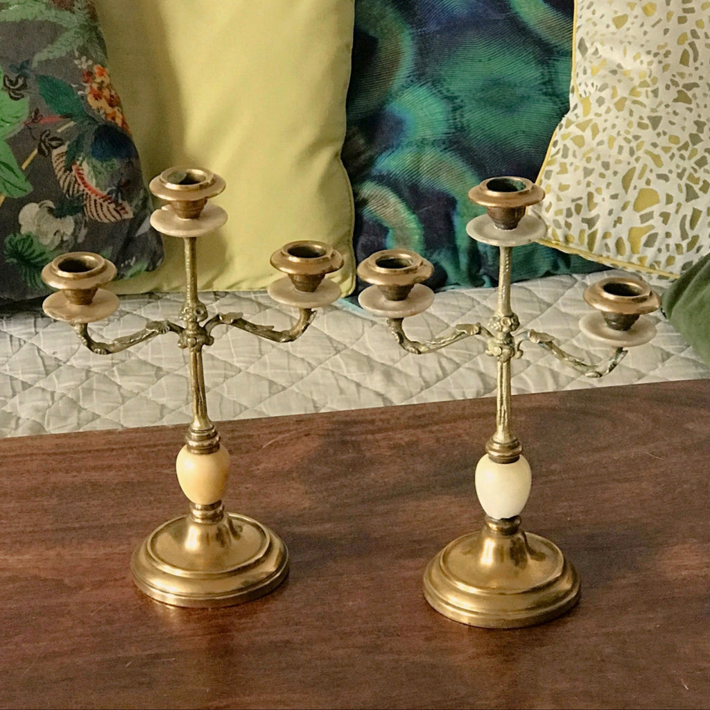 Paire de chandeliers à 3 branches en bronze doré, laiton et onyx Napoléon III par  Hello Broc brocante en ligne