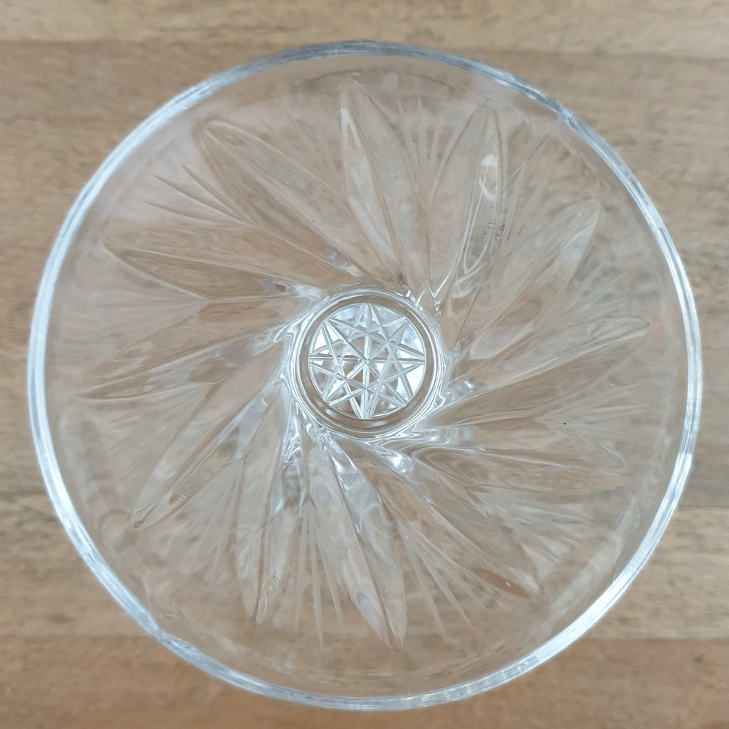 Paire de bougeoirs vintage en cristal de Bohème moulé et creusé par Hello Broc brocante en ligne
