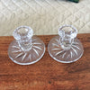 Paire de bougeoirs vintage en cristal de Bohème moulé et creusé par Hello Broc brocante en ligne
