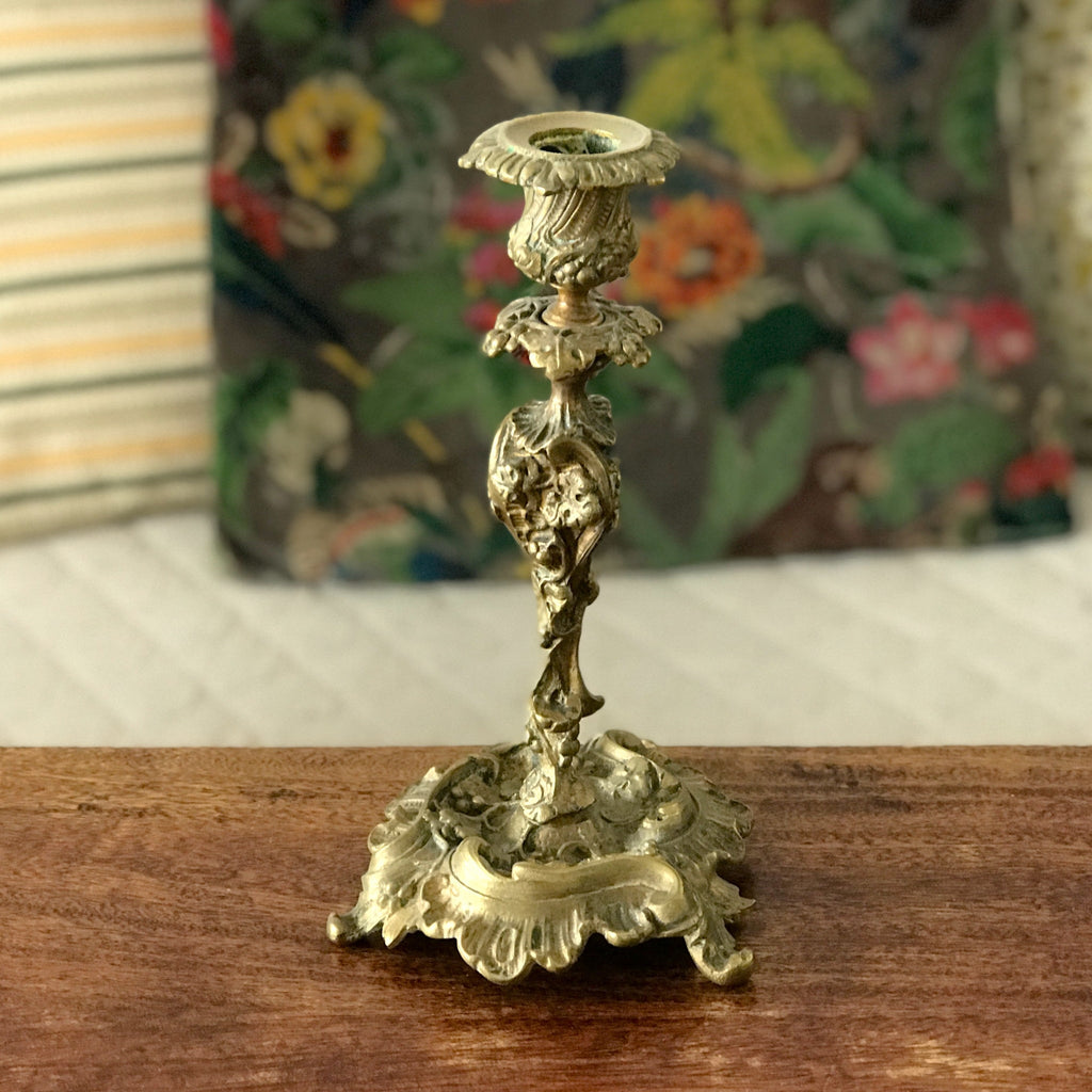 Bougeoir flambeau d'époque en bronze Napoléon III style Rocaille Circa 1870 par Hello Broc brocante en ligne
