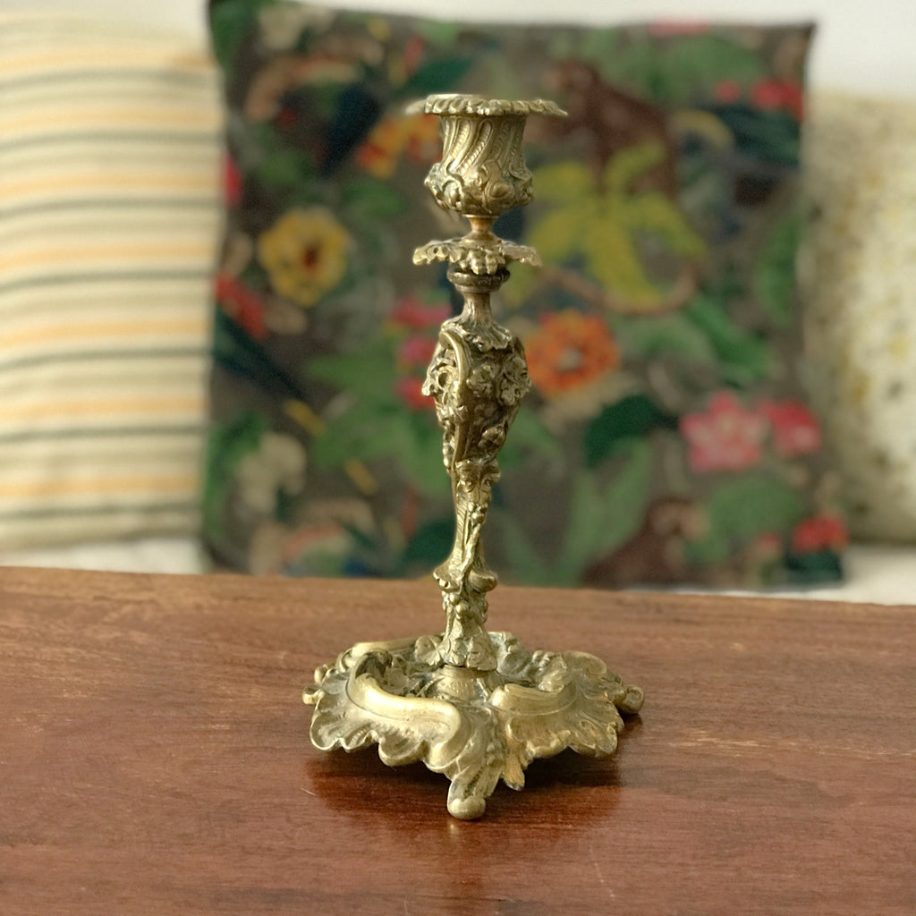 Bougeoir flambeau d'époque en bronze Napoléon III style Rocaille Circa 1870 par Hello Broc brocante en ligne
