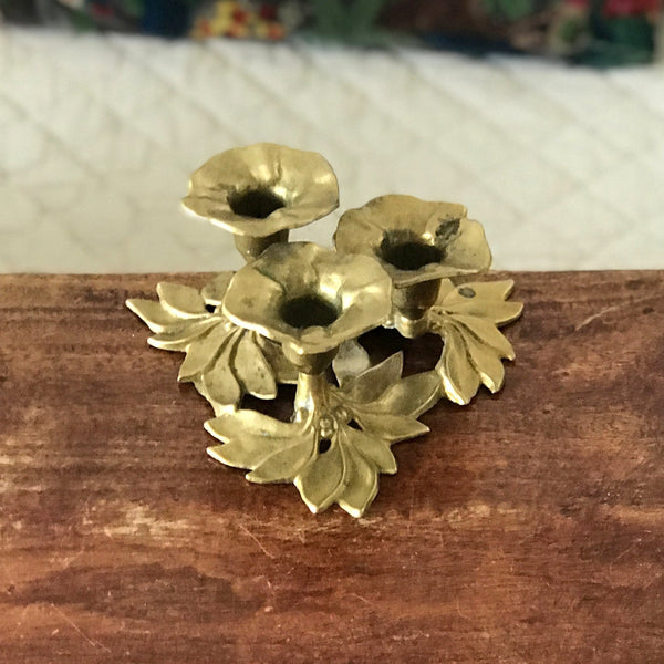 Bougeoir vintage en forme de bouquet de fleurs en laiton doré par Hello Broc brocante en ligne