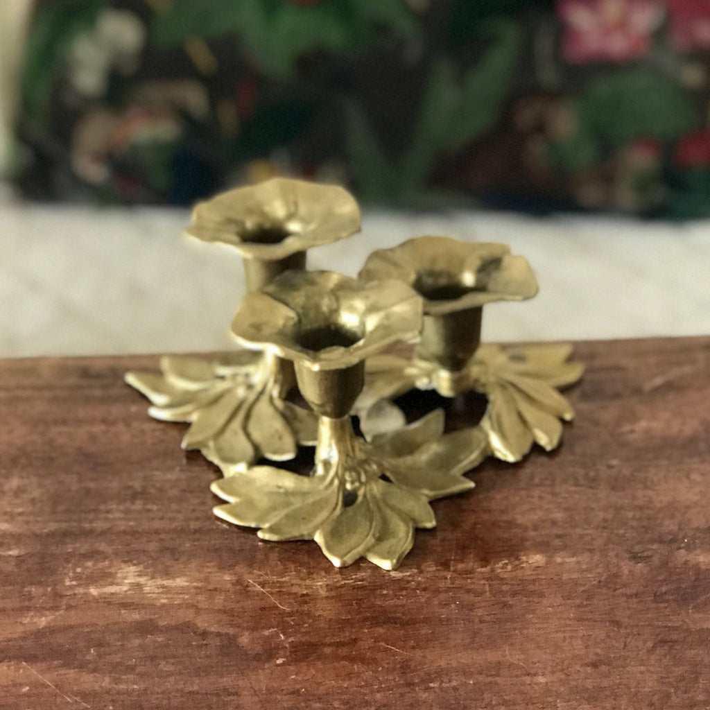 Bougeoir vintage en forme de bouquet de fleurs en laiton doré par Hello Broc brocante en ligne