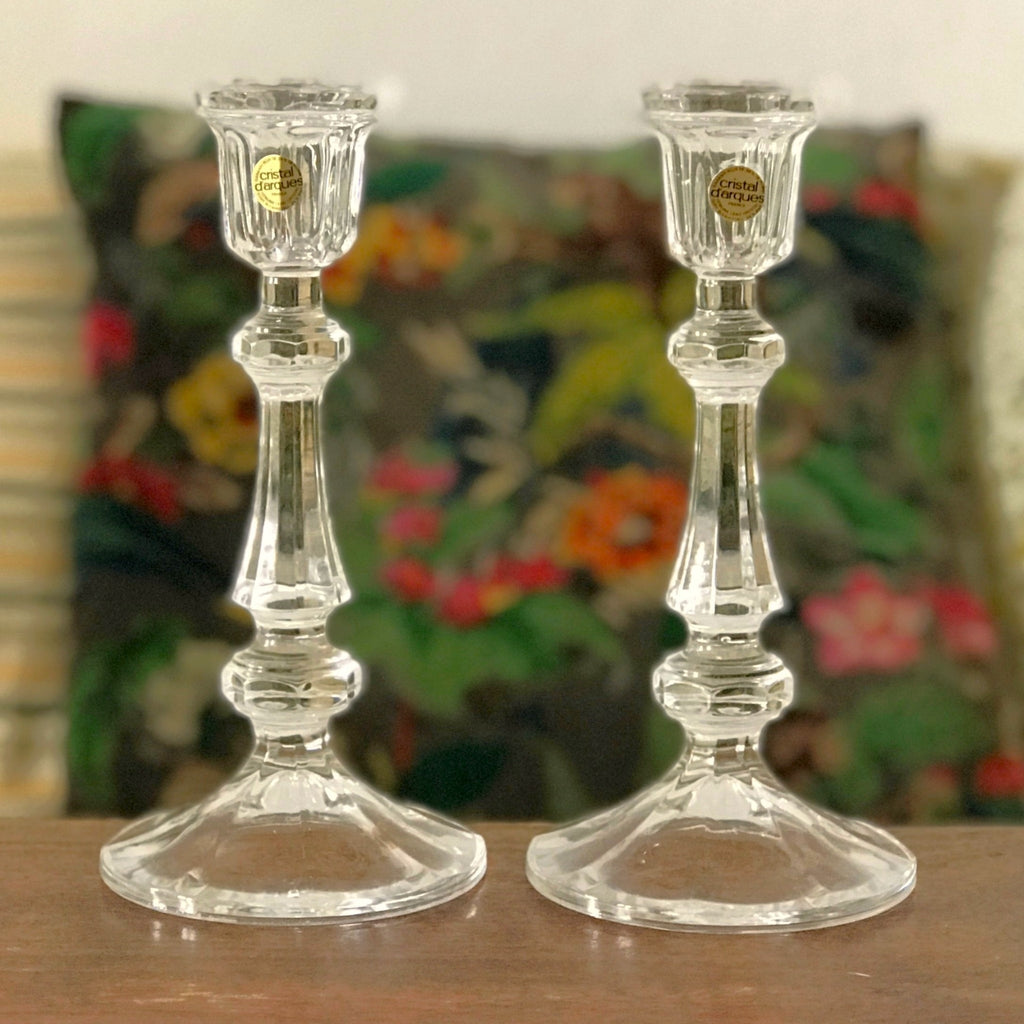 Magnifique paire de bougeoirs hauts en cristal d'Arques, chandeliers vintage années 80 / 90 par Hello Broc brocante en ligne