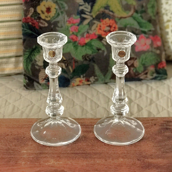 Magnifique paire de bougeoirs hauts en cristal d'Arques, chandeliers vintage années 80 / 90 par Hello Broc brocante en ligne