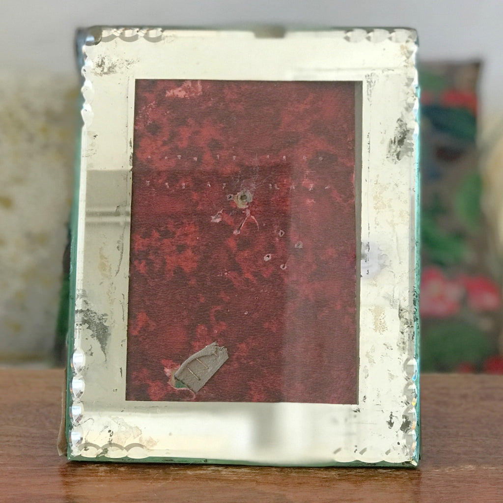Cadre photo au contour en miroir biseauté dimensions extérieures 22 x 18 cm par Hello Broc brocante en ligne