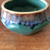 Boîte octogonale en céramique émaillée verte et bleue signée Alpho par Hello Broc brocante en ligne