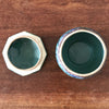 Boîte octogonale en céramique émaillée verte et bleue signée Alpho par Hello Broc brocante en ligne