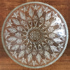 Grande coupe en verre gravé motifs étoiles rebord crénelé diamètre de 30 cm par Hello Broc brocante en ligne
