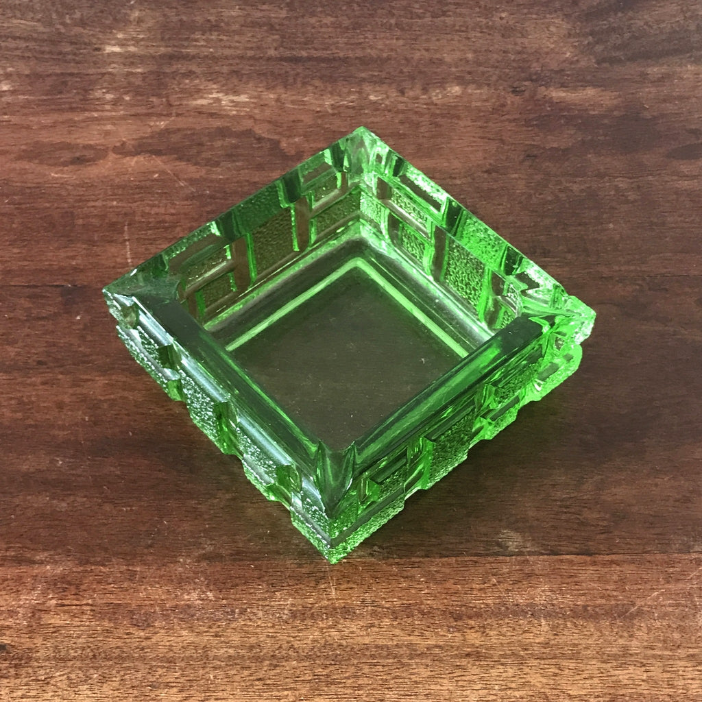 Grand cendrier carré en verre moulé vert - Hello Broc