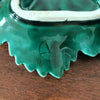 Vide-poche vintage en céramique verte en forme de feuille de vigne  par Hello Broc brocante en ligne