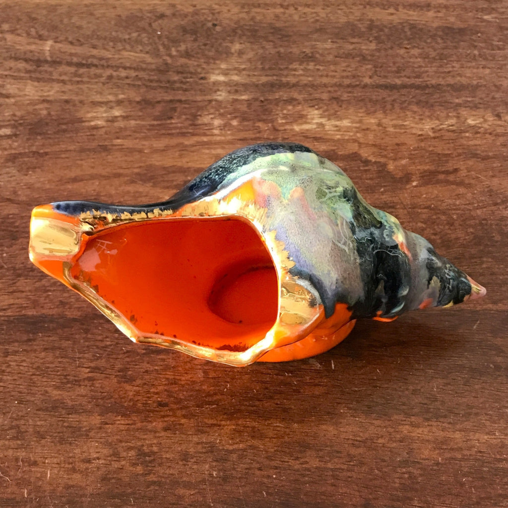 Cendrier vintage en céramique orange en forme de coquillage années 70 par Hello Broc brocante en ligne