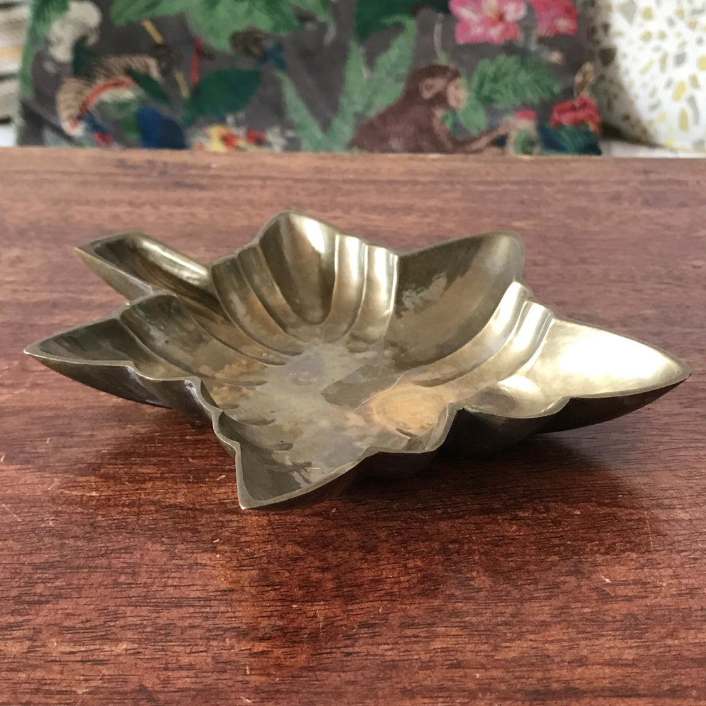 Cendrier feuille érable ou vigne en bronze doré par Hello Broc brocante en ligne