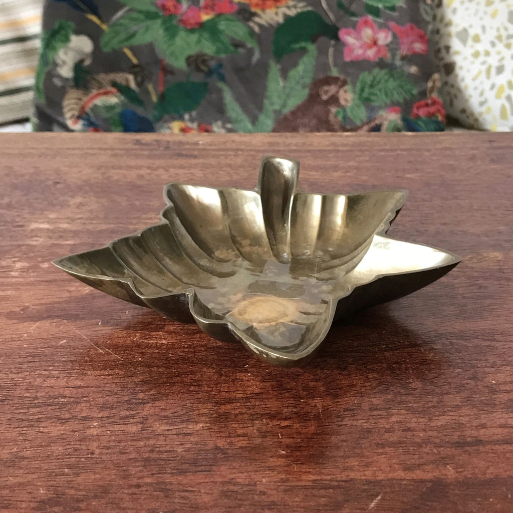 Cendrier feuille érable ou vigne en bronze doré par Hello Broc brocante en ligne