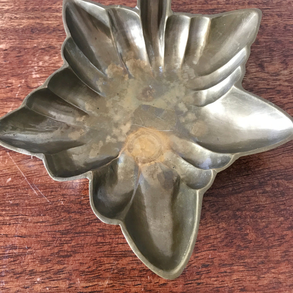 Cendrier feuille érable ou vigne en bronze doré par Hello Broc brocante en ligne