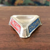 Cendrier publicitaire des années 60 forme triangulaire vintage Cinzano Vermouth en aluminium par Hello Broc brocante en ligne