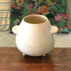 Grand cache - pot en grès blanc vintage vernissé tripode par la brocante en ligne Hello Broc