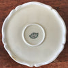 Grande boîte ronde et plate / bonbonnière ou boîte à bijoux en porcelaine de Limoges décor roses par Hello Broc brocante en ligne