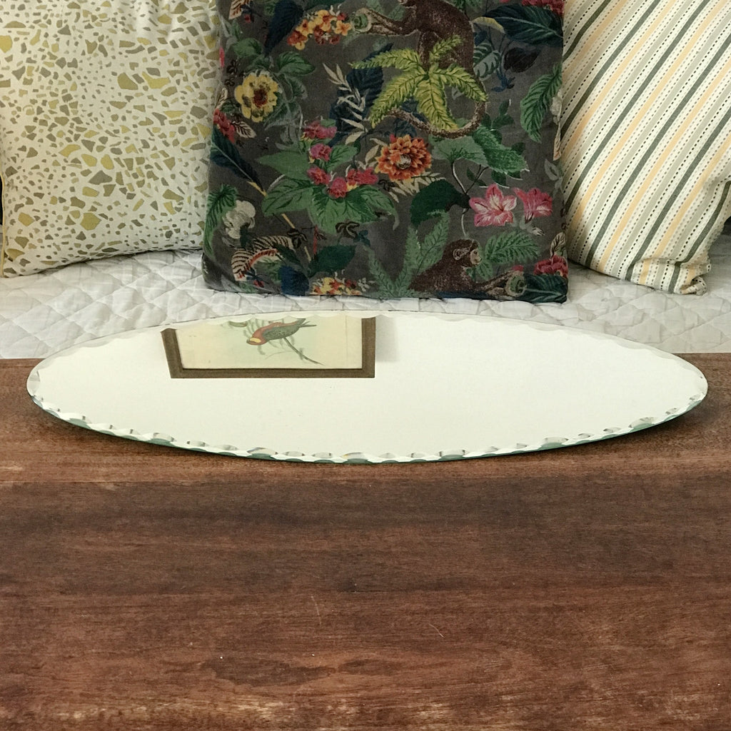 Grand plateau miroir vintage centre de table ovale et biseauté 59,5 x 18 cm par Hello Broc brocante en ligne