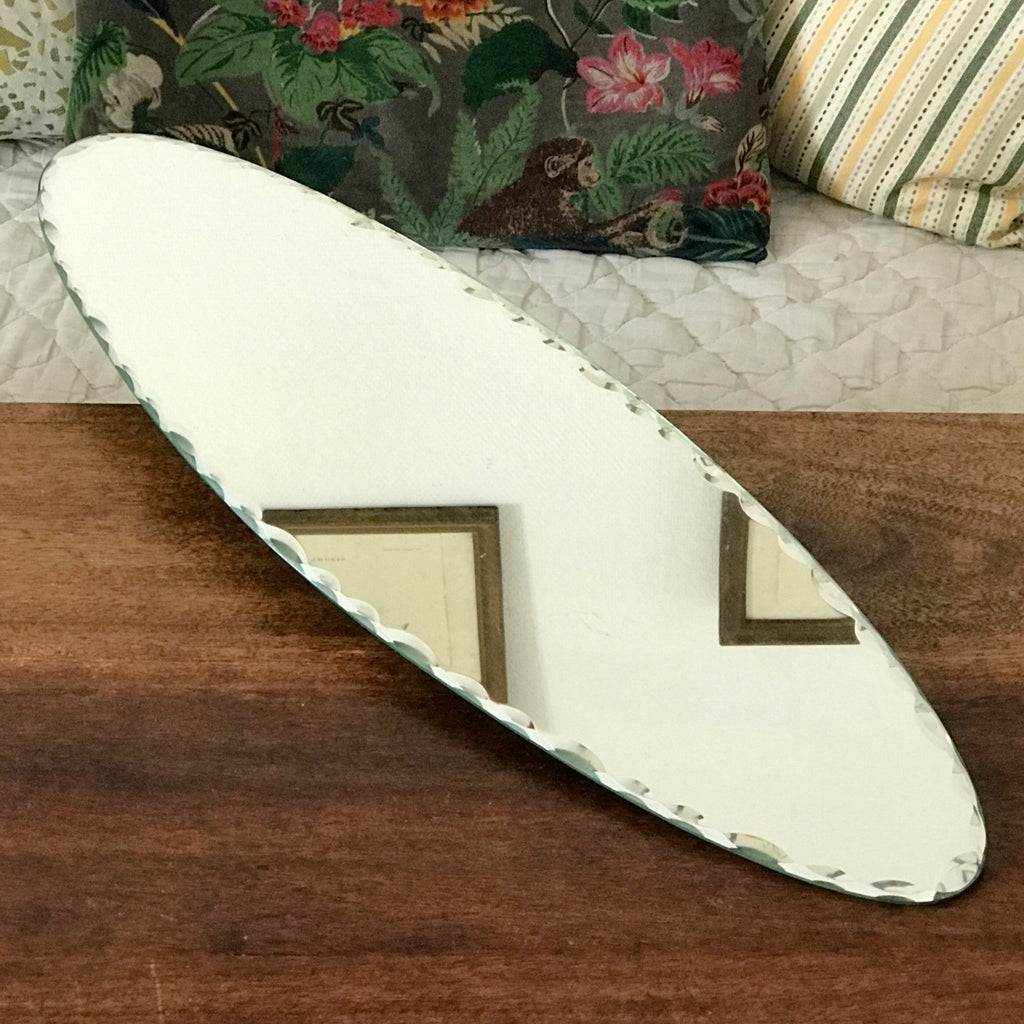 Grand plateau miroir vintage centre de table ovale et biseauté 59,5 x 18 cm par Hello Broc brocante en ligne