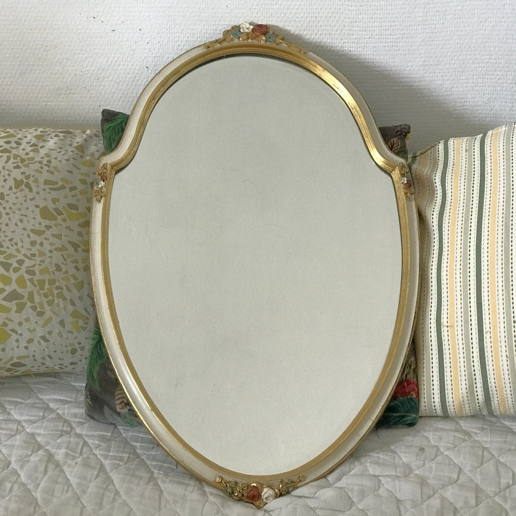 Miroir style Louis XVI vitre biseautée décoré de fleurs sculptées par Hello Broc brocante en ligne