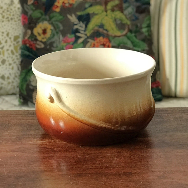 Cache-pot en céramique bicolore imitation marmite par Hello Broc brocante en ligne