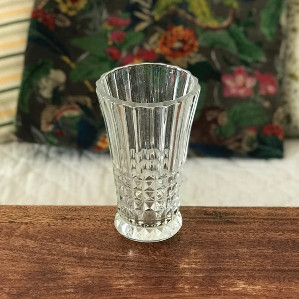 Vase cornet en verre moulé pointe de diamant par Hello Broc brocante en ligne