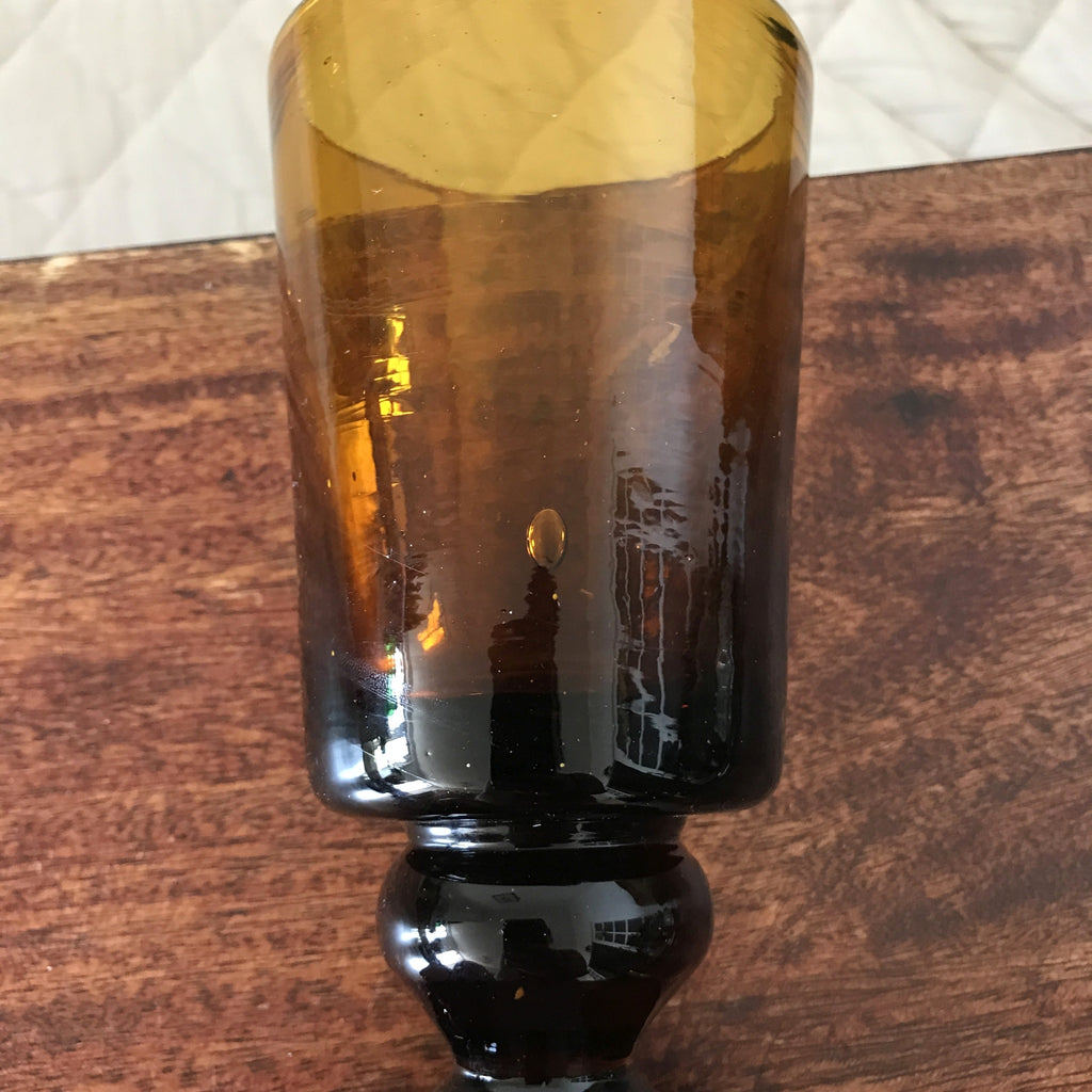 Vase photophore vintage sur pied en verre soufflé ambré hauteur 15 cm par Hello Broc brocante en ligne