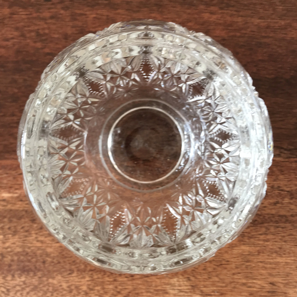 Petit vase boule photophore en cristal moulé Avon hauteur 10,5 cm