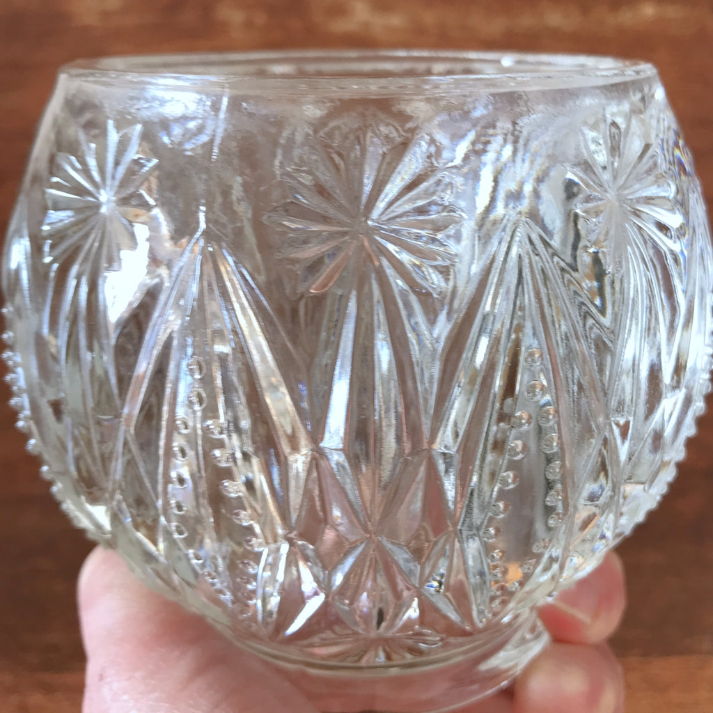 Petit vase boule photophore en cristal moulé Avon hauteur 10,5 cm