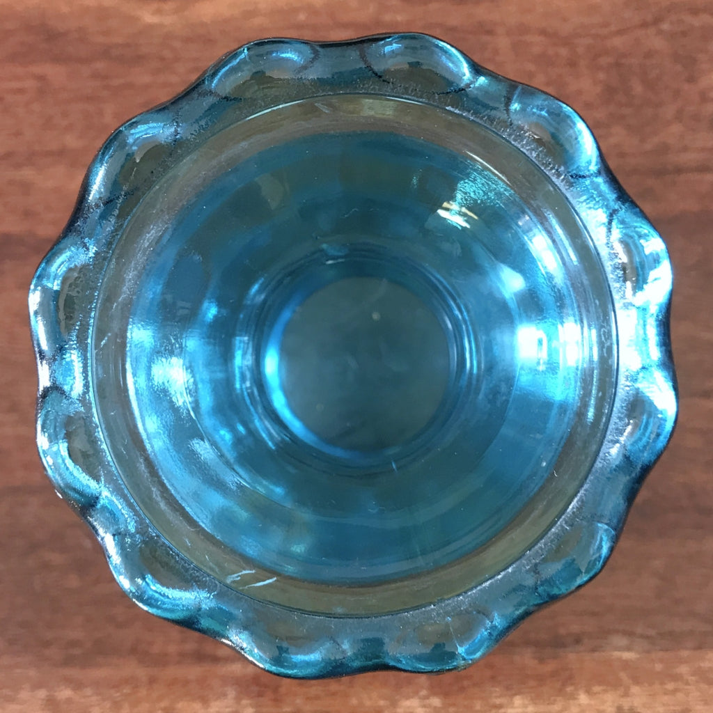 Vase bleu vintage en verre moulé de taille moyenne hauteur 22 cm par Hello Broc brocante en ligne