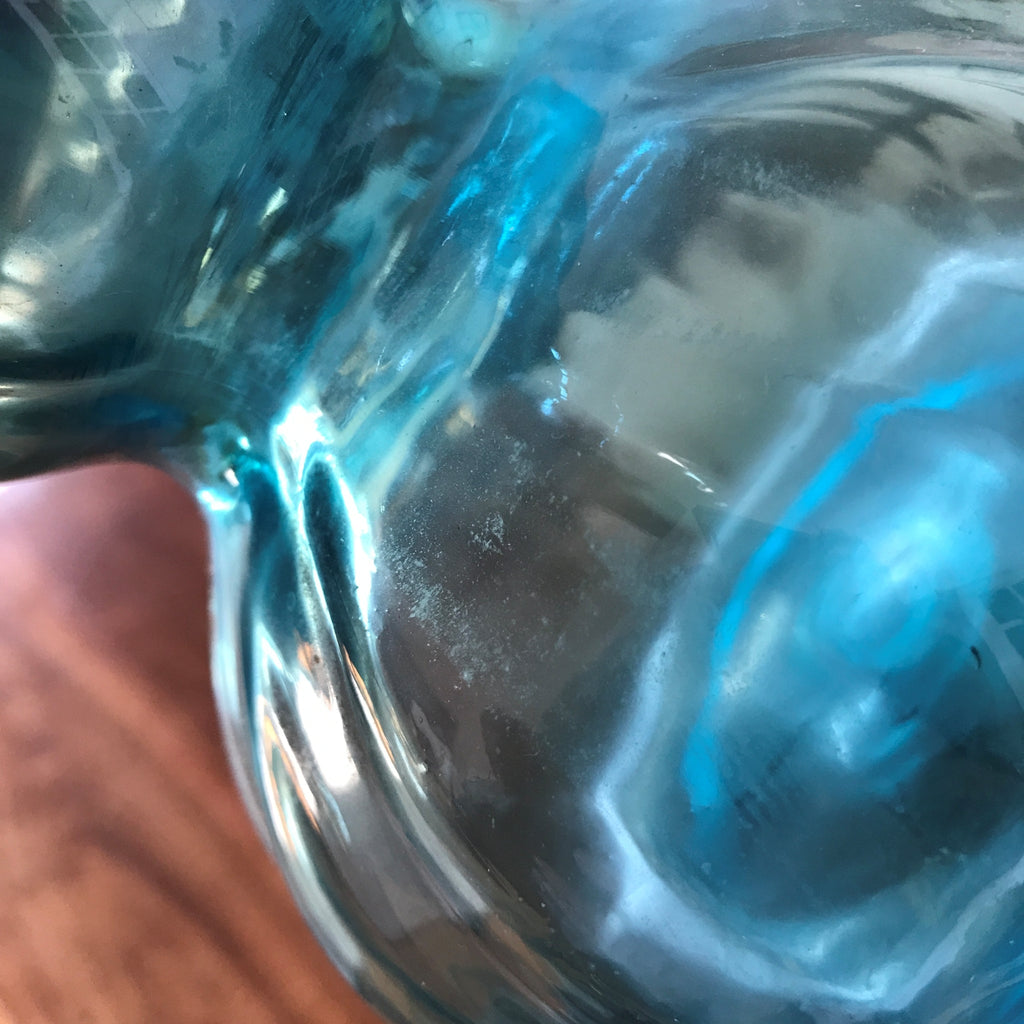 Vase bleu vintage en verre moulé de taille moyenne hauteur 22 cm par Hello Broc brocante en ligne
