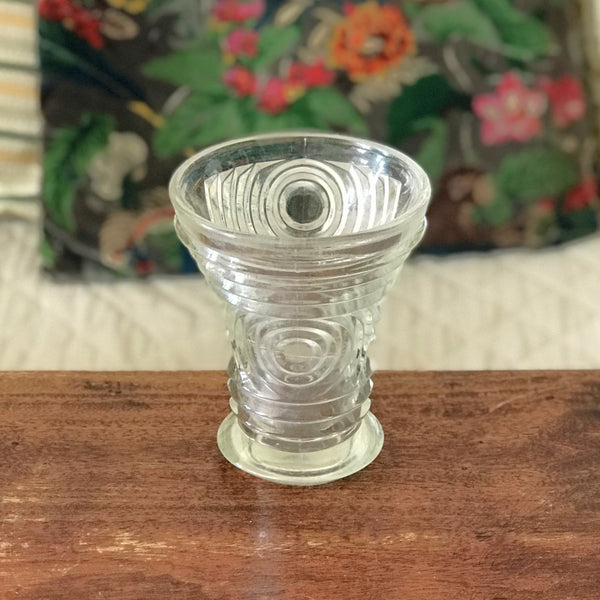 Petit vase évasé en cristal moulé hauteur de 14 cm par Hello Broc brocante en ligne