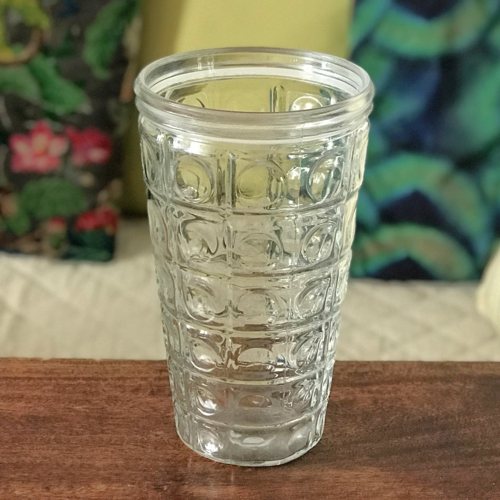 Vase vintage de forme évasée en verre moulé années 70 décor quadrillé et rond en cabochons par Hello Broc brocante en ligne