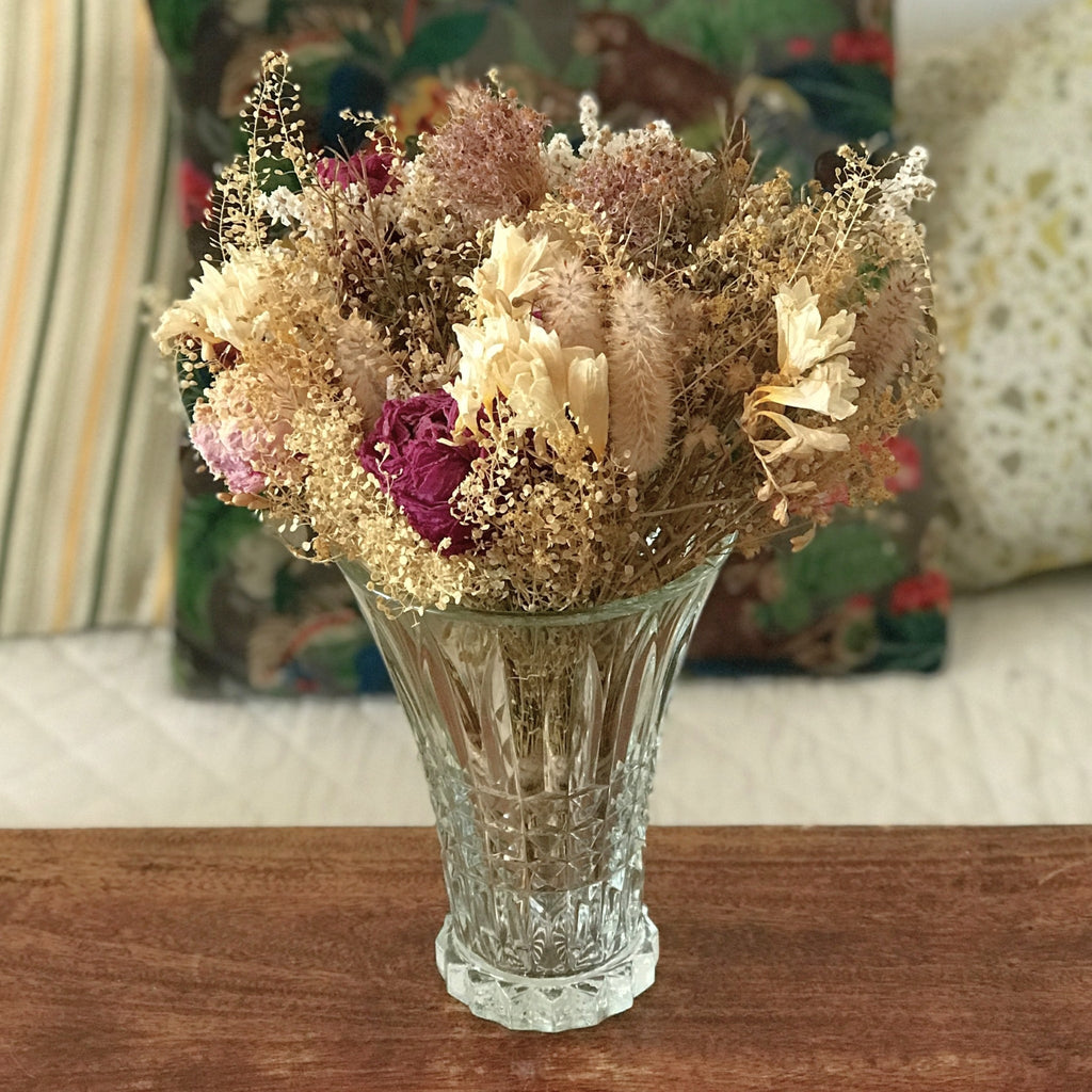 Vase cornet en verre moulé de taille moyenne pointe de diamant hauteur de 20 cm par Hello Broc brocante en ligne