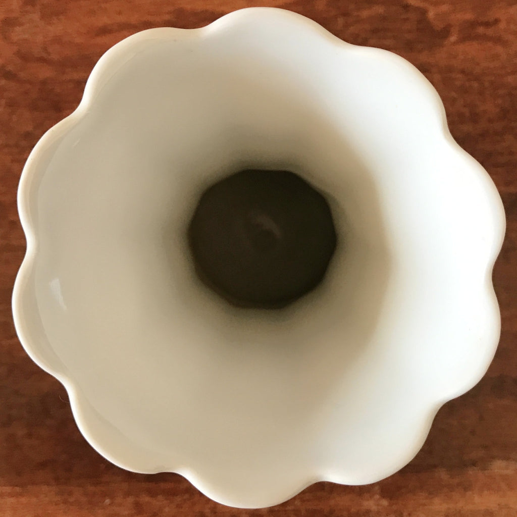 Vase vintage en faïence fine blanche Bareuther Bavaria Germany hauteur 22 cm par Hello Broc brocante en ligne