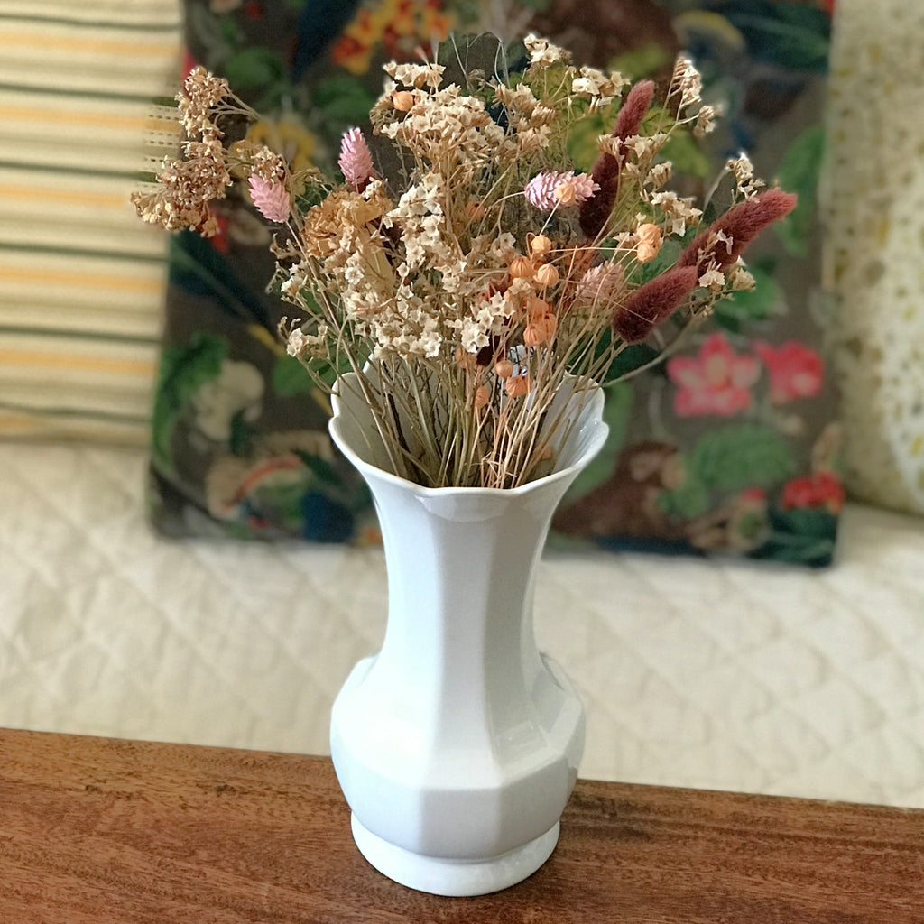 Vase vintage en faïence fine blanche Bareuther Bavaria Germany hauteur 22 cm par Hello Broc brocante en ligne