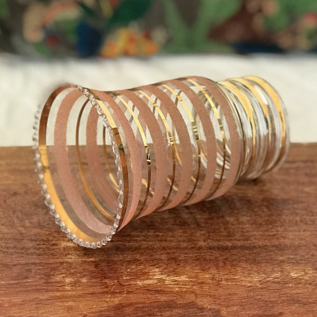 Vase de taille moyenne en verre moulé années 50 rayures dorées et verre brouillé par Hello Broc brocante en ligne