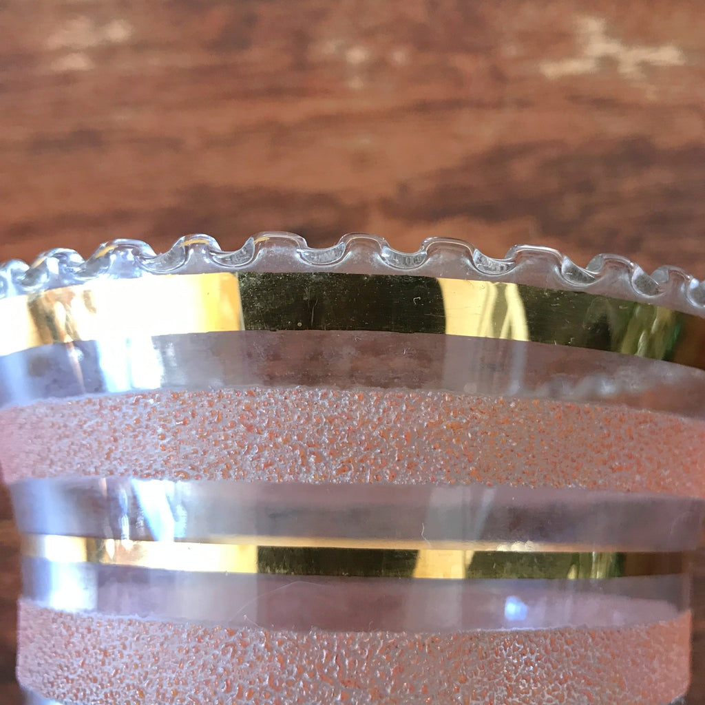 Vase de taille moyenne en verre moulé années 50 rayures dorées et verre brouillé par Hello Broc brocante en ligne