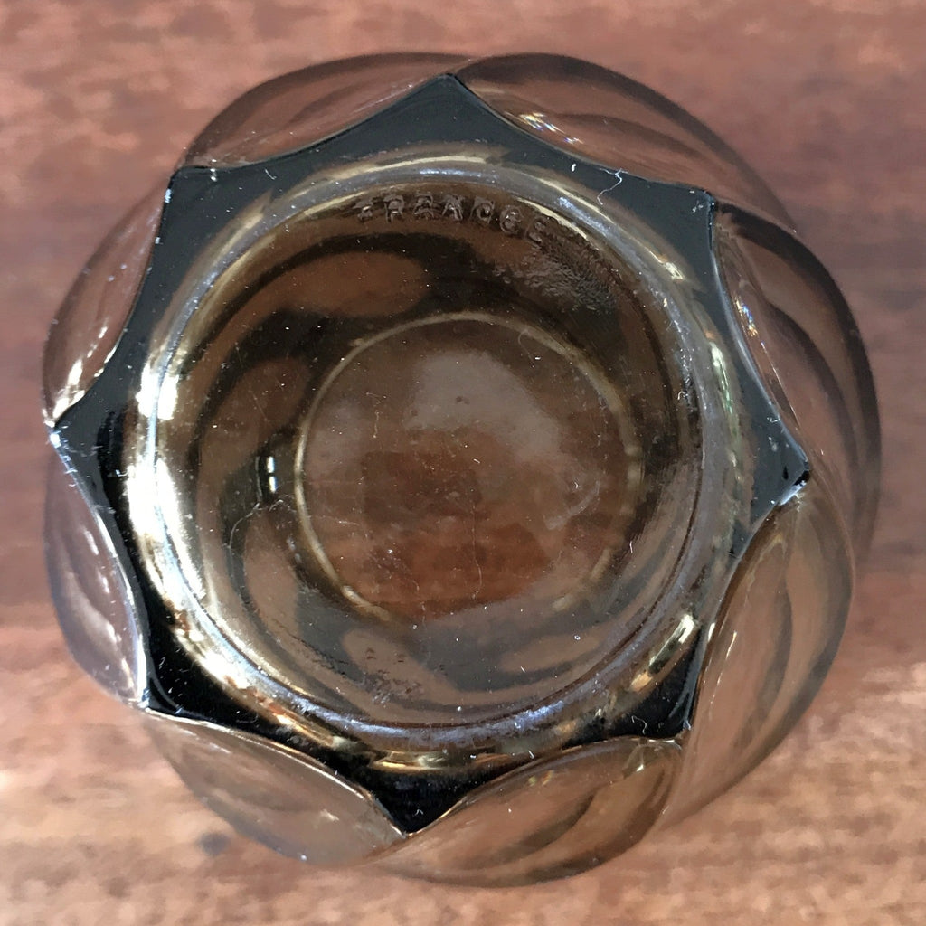 Vase vintage moyen verre fumé torsadé hauteur 13 cm par Hello Broc brocante en ligne