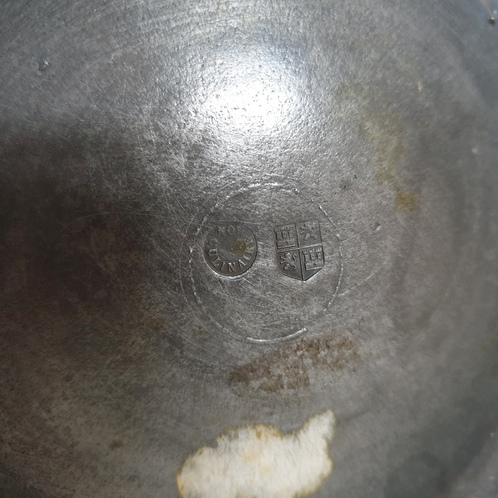 Très grand broc décoratif en étain par Hello Broc brocante en ligne