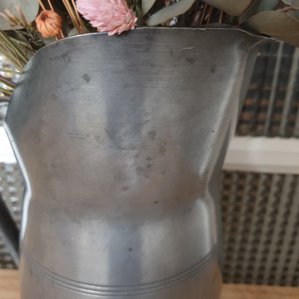 Très grand broc décoratif en étain par Hello Broc brocante en ligne